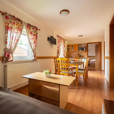 Orava - Bungalovy Gerendaház *