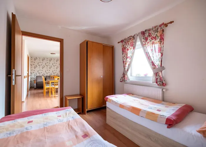 Orava - Bungalovy Jaktstuga